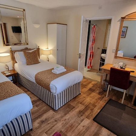 Hotel The Fox & Hounds à Faringdon Chambre photo